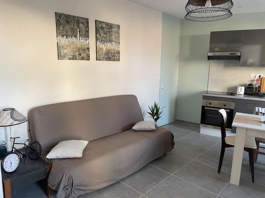 Apartamento Sur La Route Des Vignerons Courthézon Exterior foto